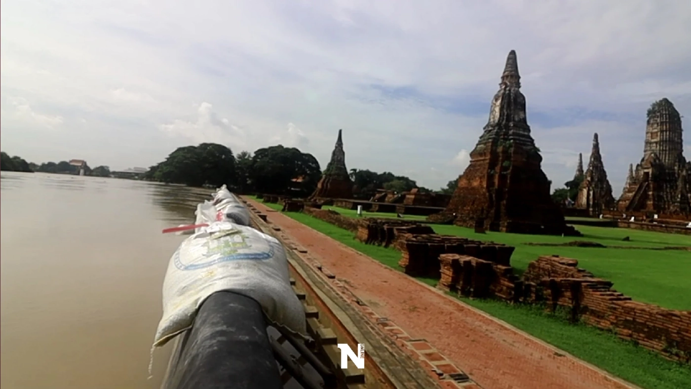 ระดับน้ำเจ้าพระยาสูงขึ้น วัดไชยวัฒนาราม เร่งเสริมแนวป้องกันน้ำท่วม (คลิป)
