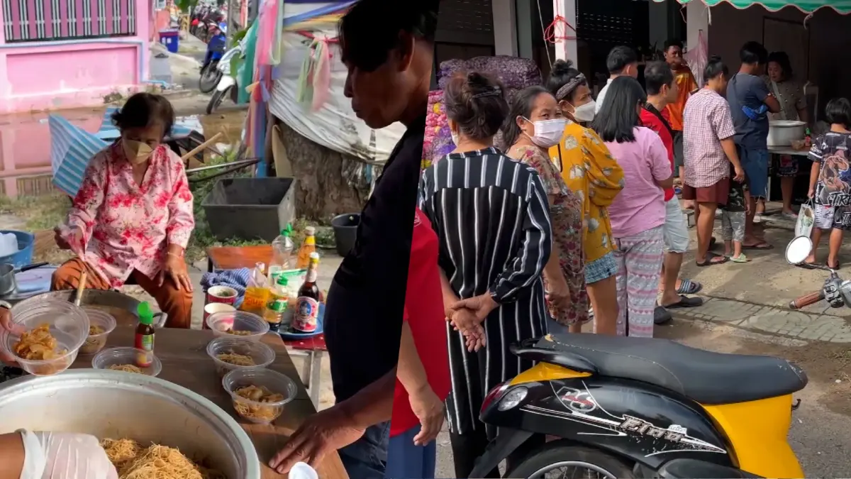 แม่ค้าแจกราดหน้ากว่า 300 ชามช่วยชาวบ้านในช่วงน้ำท่วม แม่ค้าแจกราดหน้ากว่า 300 ชามช่วยชาวบ้านในช่วงน้ำท่วม