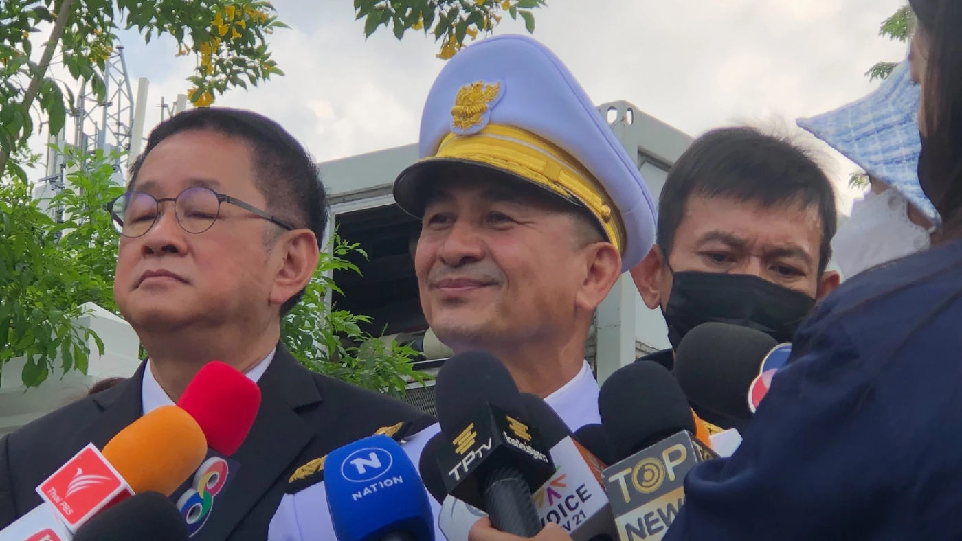 "นพ.ชลน่าน" ระบุ  เห็นด้วยส่งไม้ต่อ "บิ๊กตู่ สู่ บิ๊กป้อม"  แทงกั๊ก จับมือ พปชร.