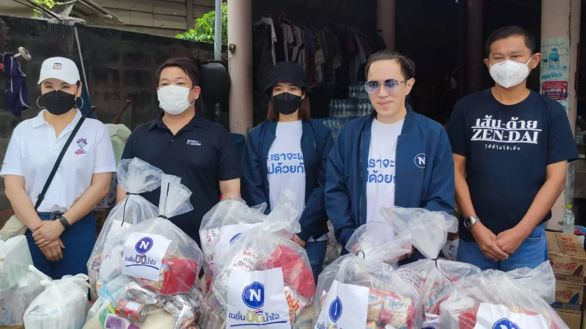“ฉาย บุนนาค”พร้อมพันธมิตร ลุยน้ำท่วมแจกถุงยังชีพ ชุมชนบ้านละมา ปทุมธานี “ฉาย บุนนาค”พร้อมพันธมิตร ลุยน้ำท่วมแจกถุงยังชีพ ชุมชนบ้านละมา ปทุมธานี