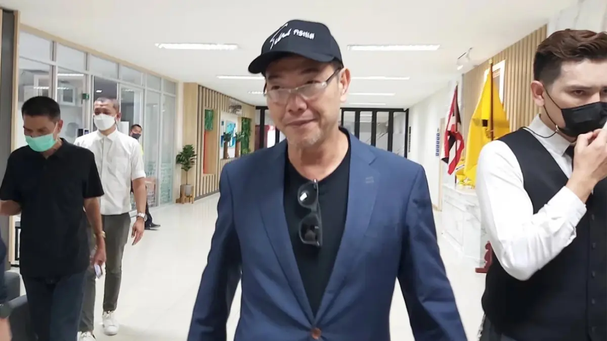ศาลแขวงดุสิต อนุญาตผัดฟ้องครั้งแรก "ลุงศักดิ์" คดีชกหน้า "แรมโบ้"