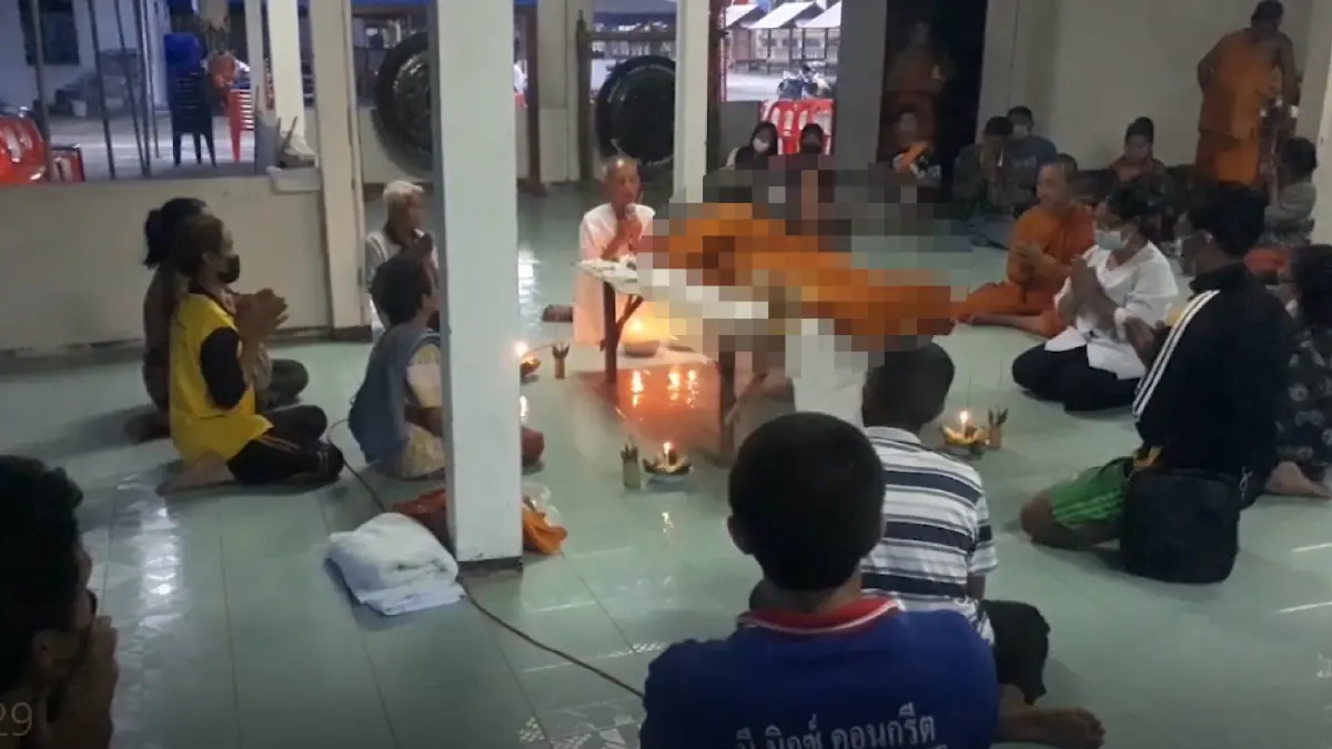 สลด “หลวงตา” ถูกผึ้งไล่ต่อย วิ่งหนีเข้ากุฏิ เสียหลักล้มหัวฟาดมรณภาพ สลด “หลวงตา” ถูกผึ้งไล่ต่อย วิ่งหนีเข้ากุฏิ เสียหลักล้มหัวฟาดมรณภาพ
