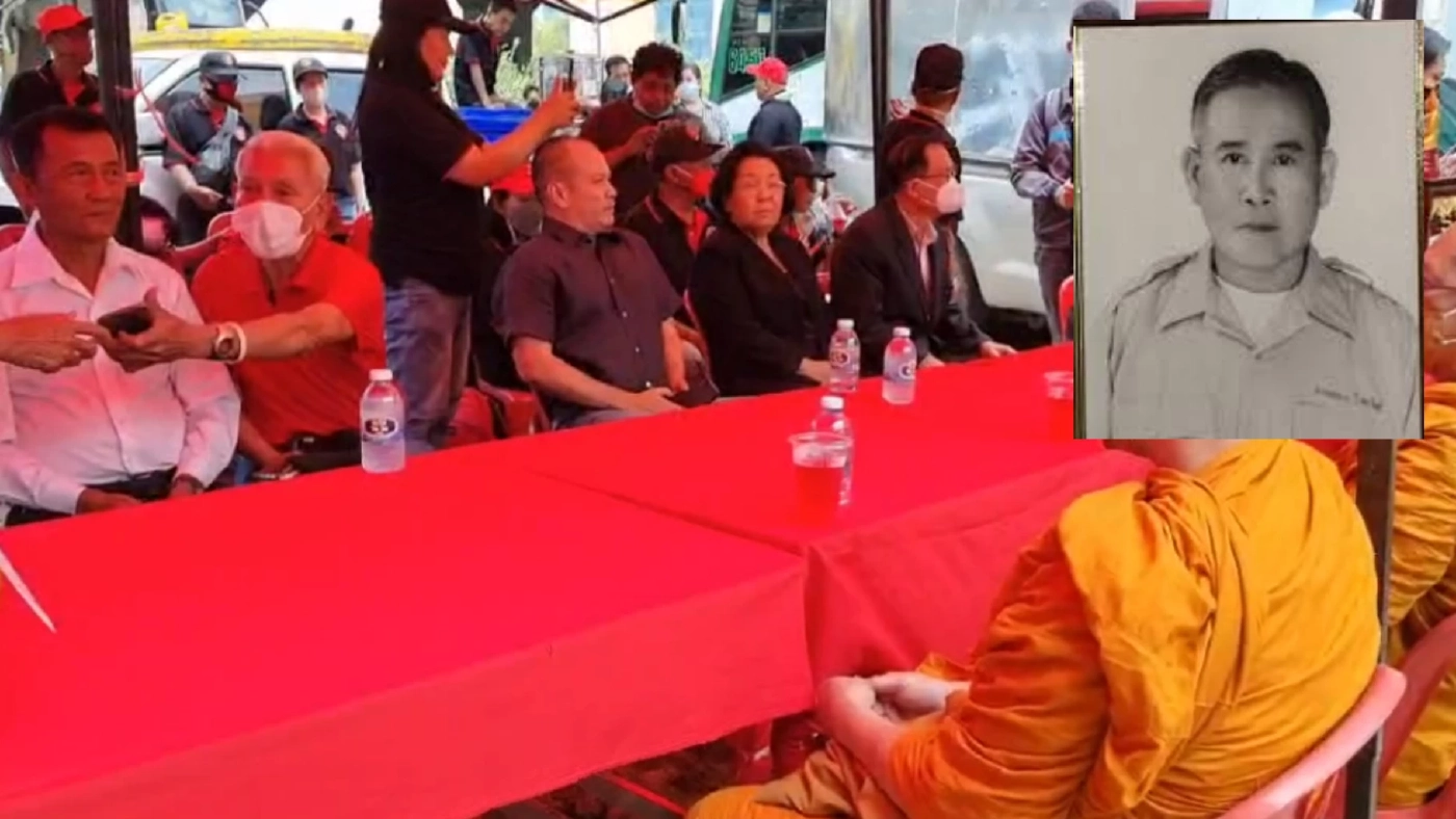 คนเสื้อแดงรำลึก 16 ปี "นวมทอง ไพรวัลย์" ตำนานแท็กซี่ชนรถถัง ไอดอลไล่บิ๊กตู่ คนเสื้อแดงรำลึก 16 ปี "นวมทอง ไพรวัลย์" ตำนานแท็กซี่ชนรถถัง ไอดอลไล่บิ๊กตู่