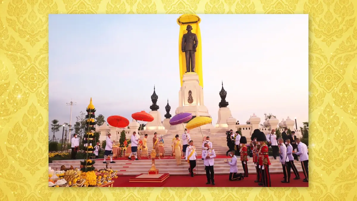 "ในหลวง พระราชินี" ทรงเปิด "พระบรมราชานุสาวรีย์รัชกาลที่ 9"