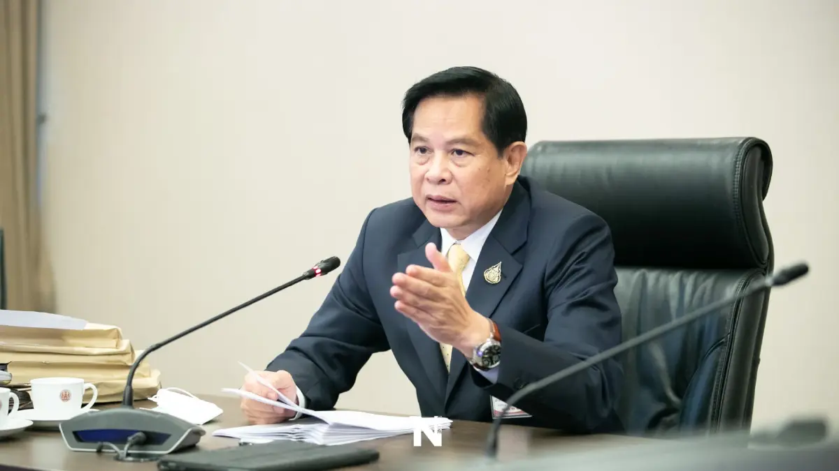 "พีระพันธุ์"ไม่รู้"สามสี"ลาปชป.ซบรวมไทยสร้างชาติ