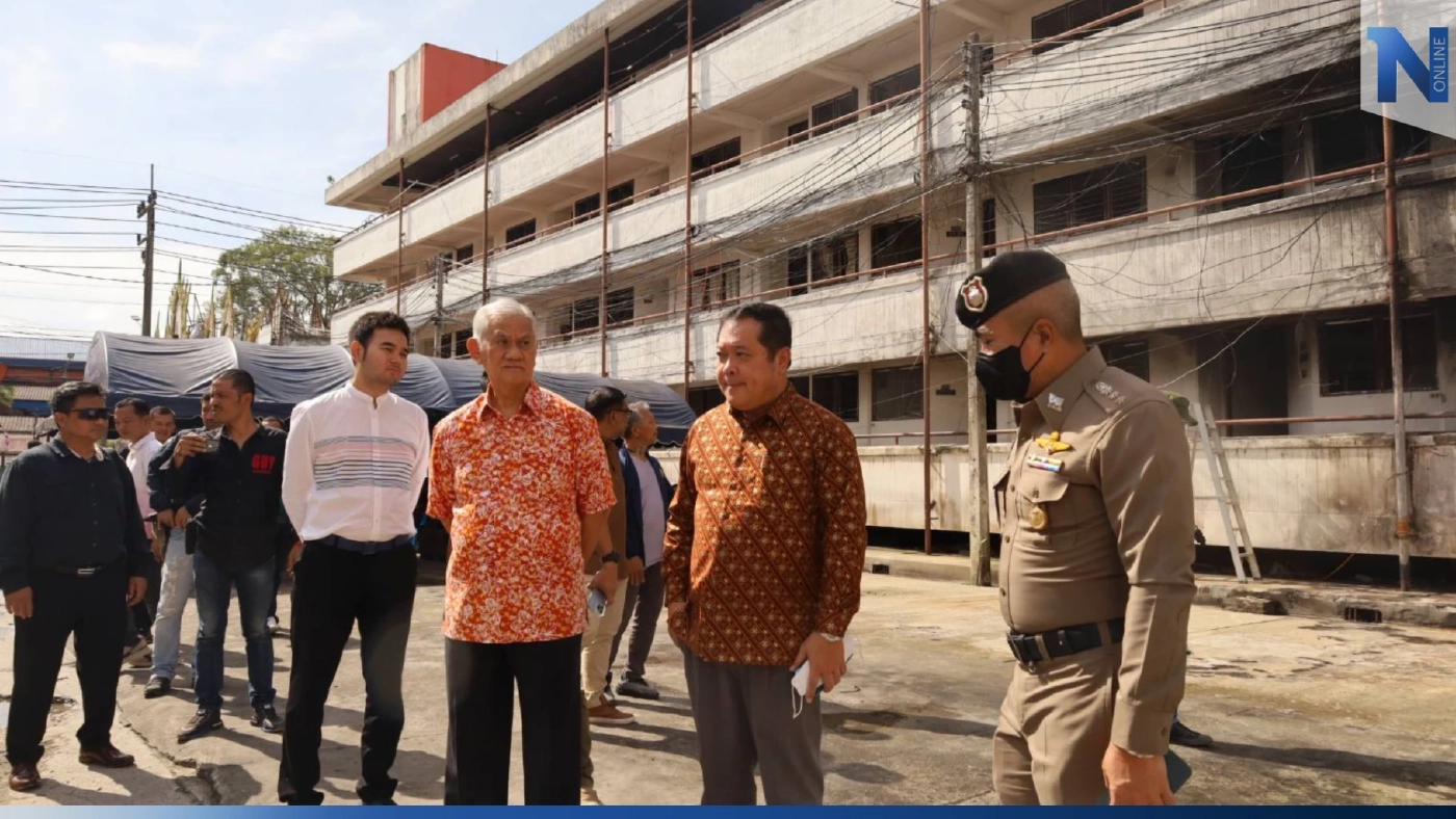 "ทวี สอดส่อง"ยกคณะให้กำลังใจจนท.-ปชช.เหยื่อบึ้มแฟลตตำรวจนราธิวาส