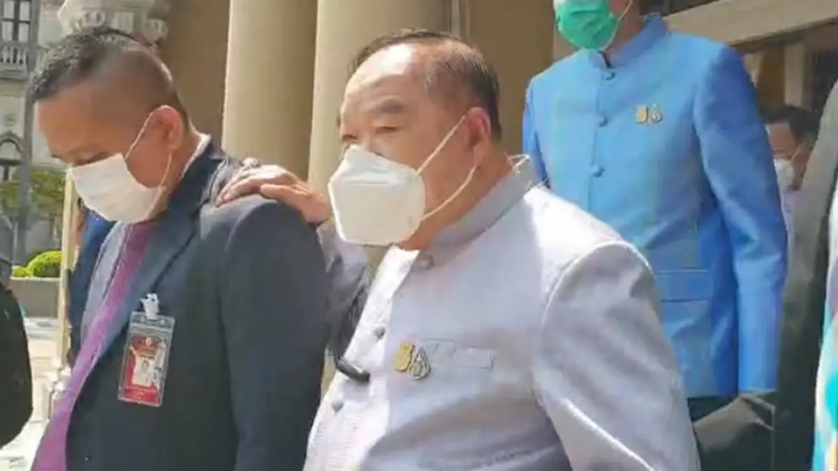 บิ๊กป้อม ปัด ไม่มียุบสภาฯ ธ.ค. นี้ ปฏิเสธตอบทุกคำถาม บิ๊กป้อม ปัด ไม่มียุบสภาฯ ธ.ค. นี้ ปฏิเสธตอบทุกคำถาม