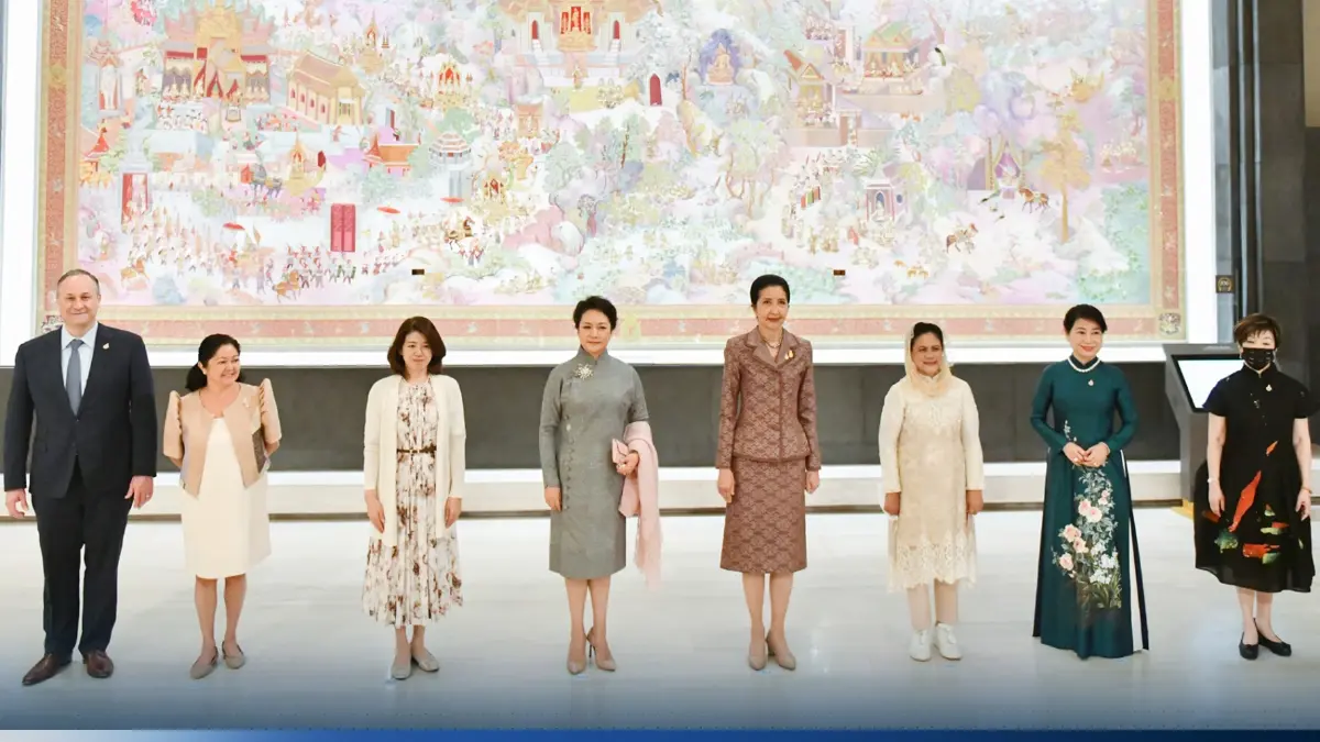 อีกมุมประทับใจ"นราพร จันทร์โอชา"หลังบ้านนายกฯกับคณะคู่สมรส"ผู้นำเอเปค"