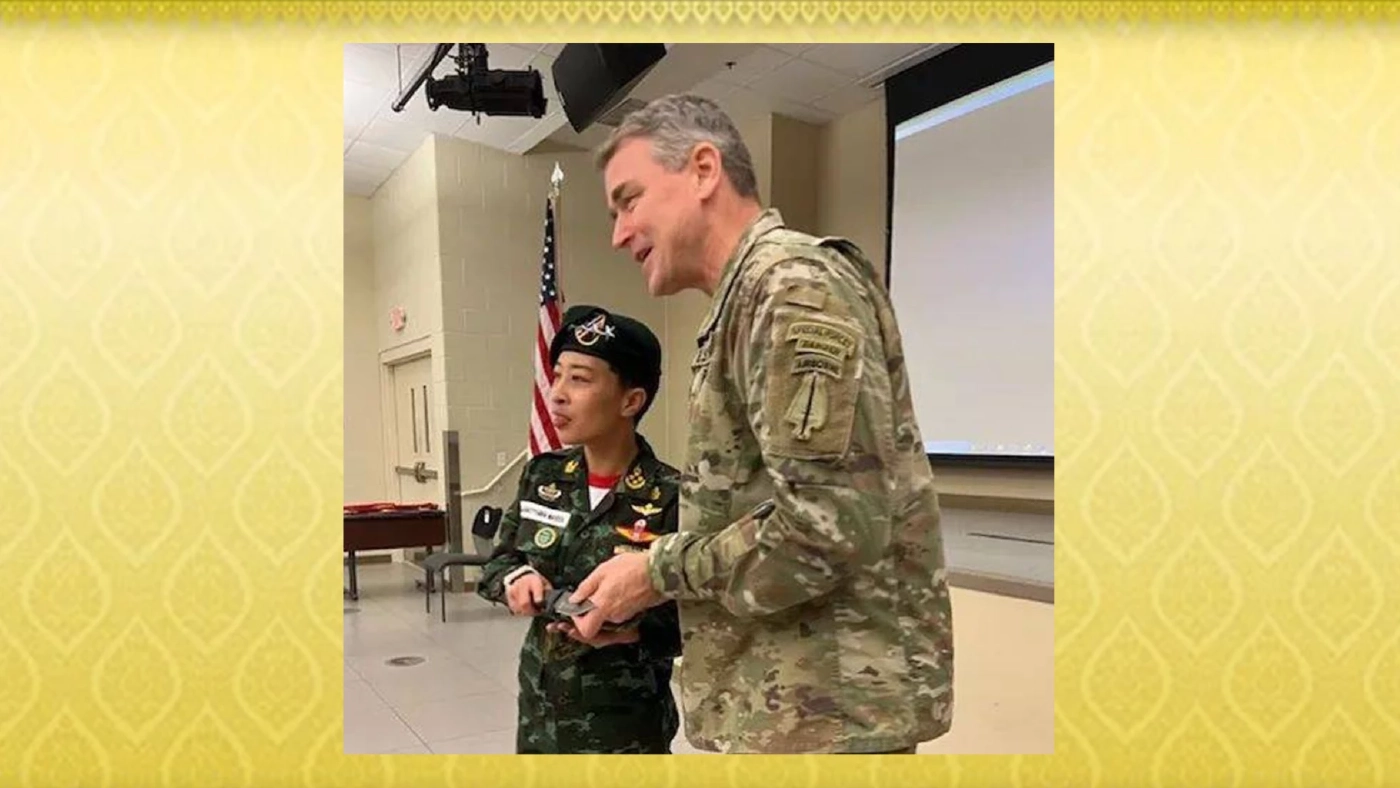 ปลื้มปีติ! รบพิเศษสหรัฐฯ ถวาย ‘ดาบสปาร์ตัน’ แด่พระองค์ภาฯ