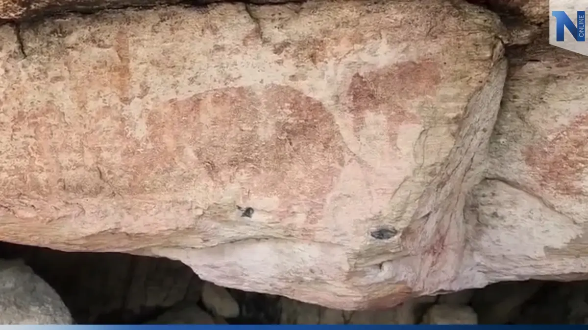 ตะลึง พบภาพเขียนสีก่อนประวัติศาสตร์อายุ 3,000 ปี บนแผ่นหินถ้ำฝ่ามือแดง ตะลึง พบภาพเขียนสีก่อนประวัติศาสตร์อายุ 3,000 ปี บนแผ่นหินถ้ำฝ่ามือแดง