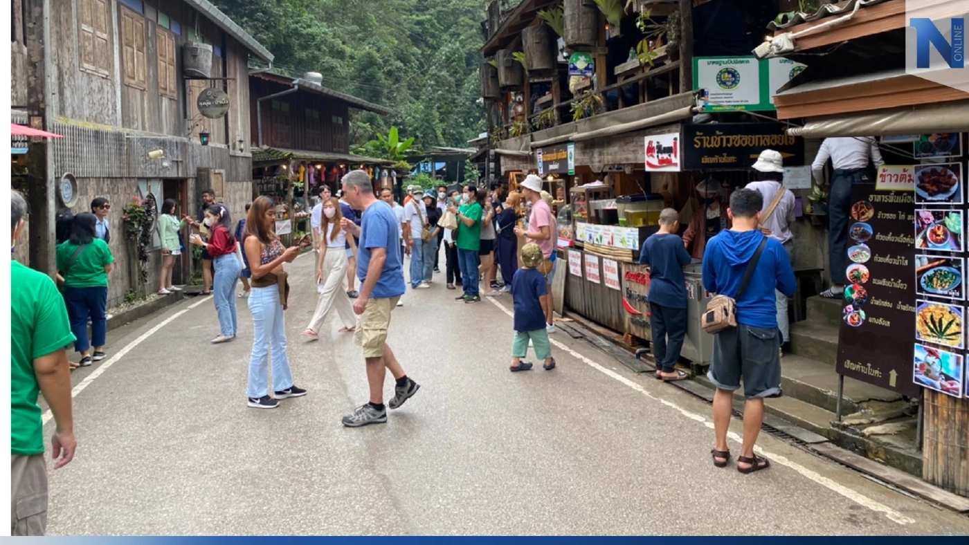 ไฮซีซั่น "แม่กำปอง" คึกคัก นทท.แห่สัมผัสอากาศหนาว