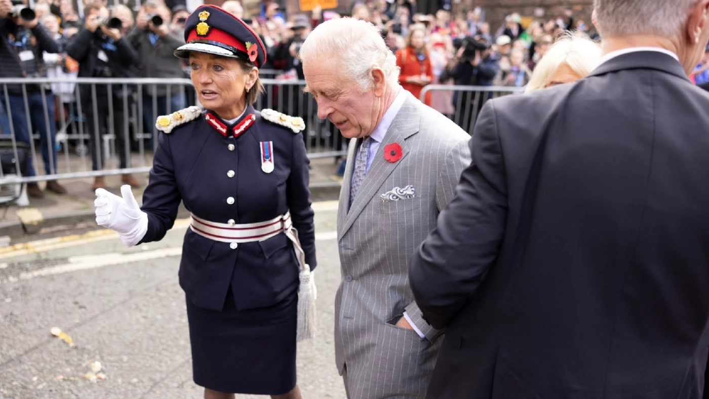 อังกฤษจับตัวชายปาไข่ใส่พระเจ้าชาร์ลส์ที่ 3