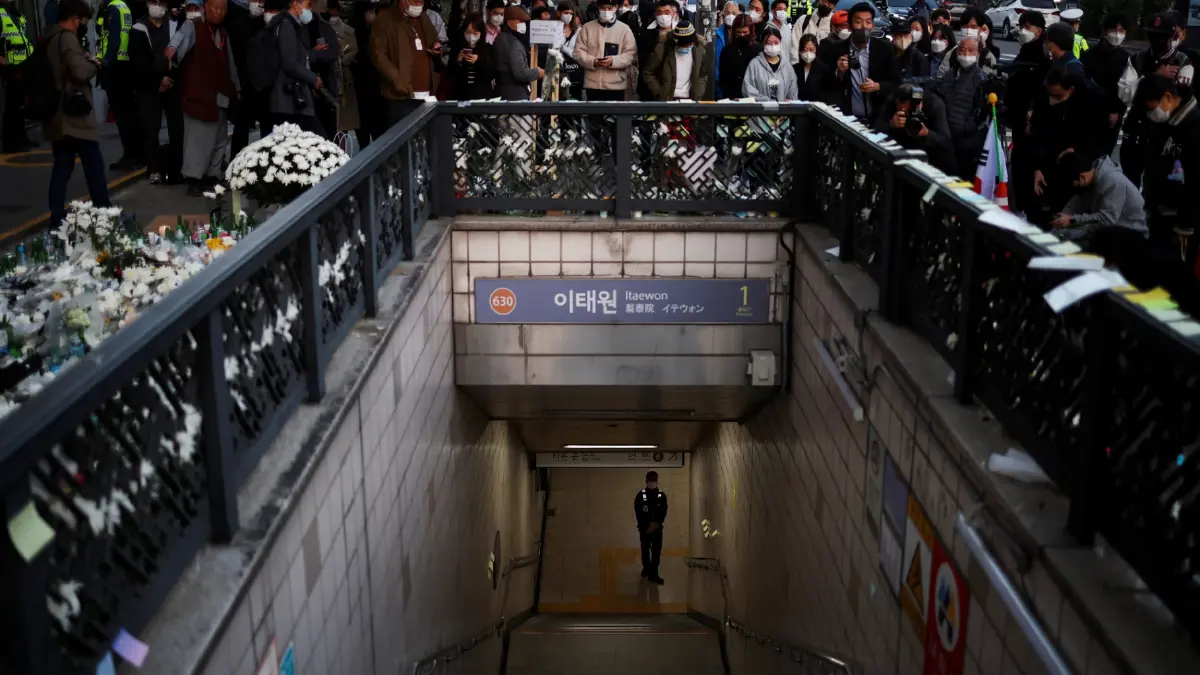 เกาหลีใต้ยกระดับควบคุมฝูงชน ตรวจเข้มสถานีรถไฟใต้ดิน เกาหลีใต้ยกระดับควบคุมฝูงชน ตรวจเข้มสถานีรถไฟใต้ดิน