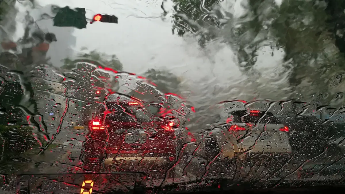 เตือนพรุ่งนี้ "ภาคใต้" ฝนหนัก "อีสาน-ตะวันออก-กทม." เสี่ยงฝนบางพื้นที่