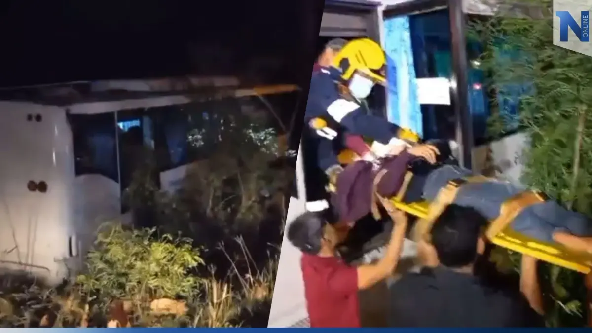 หวิดสลด! รถทัวร์เสียหลักตกข้างทาง นักท่องเที่ยวต่างชาติบาดเจ็บ 18 ราย หวิดสลด! รถทัวร์เสียหลักตกข้างทาง นักท่องเที่ยวต่างชาติบาดเจ็บ 18 ราย
