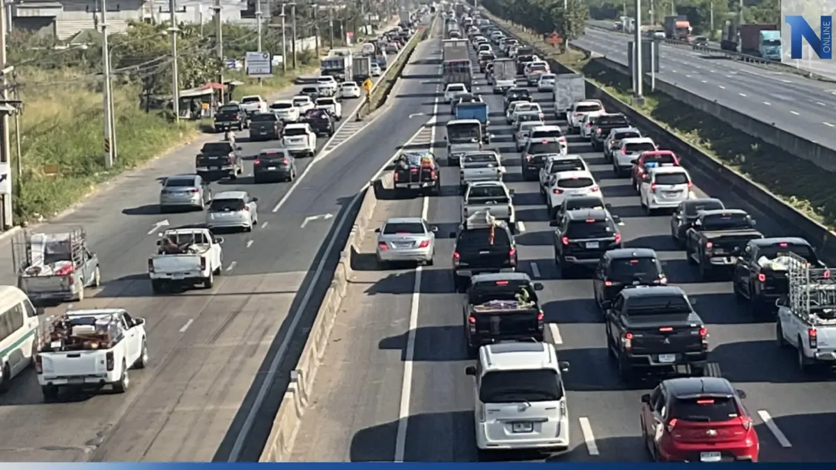 เส้นทางขึ้นเหนือ - อีสาน รถหนาแน่น ปชช. เดินทางกลับ ตจว. คาดเย็นนี้พีคสุด