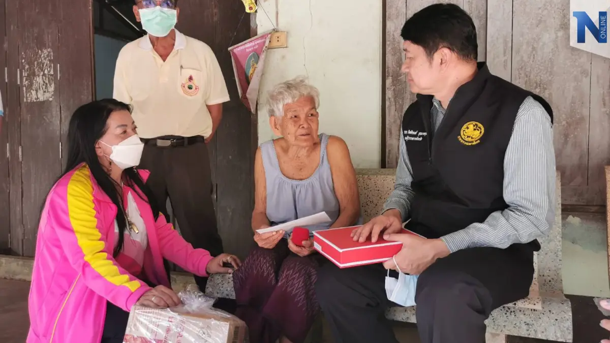 ตะลึง "ประจวบฯ"พบ ผู้สูงวัย 5 แผ่นดิน อายุยืนกว่า 100 ปี เกือบครึ่งร้อย ตะลึง "ประจวบฯ"พบ ผู้สูงวัย 5 แผ่นดิน อายุยืนกว่า 100 ปี เกือบครึ่งร้อย