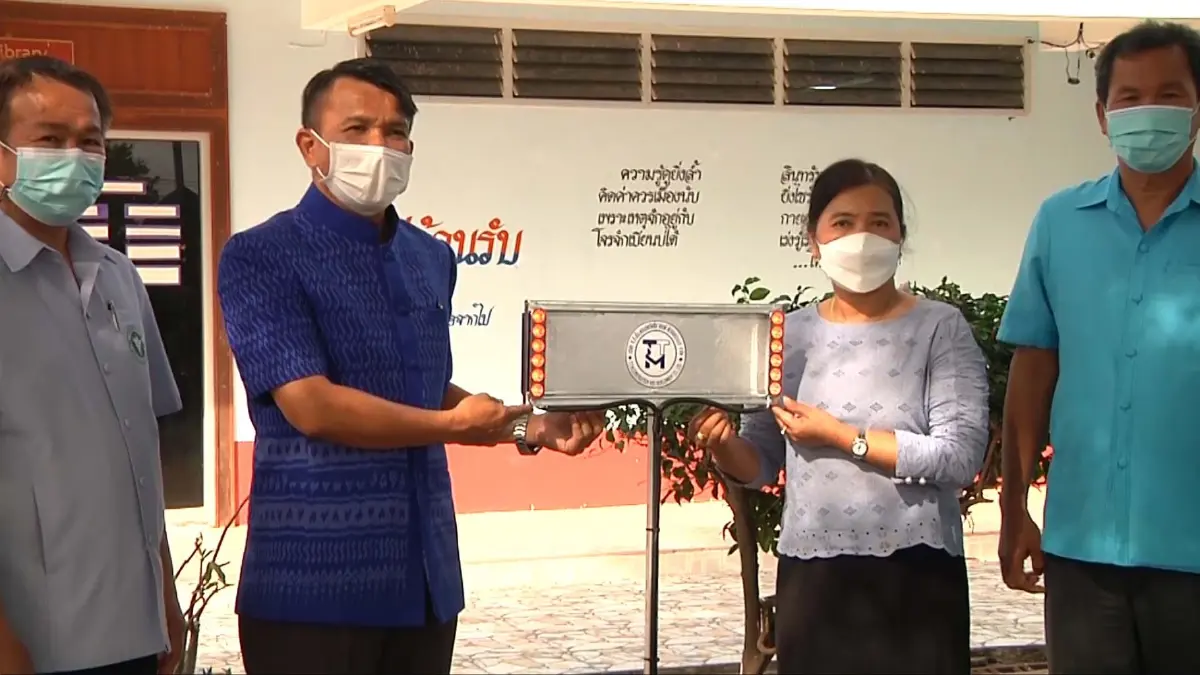 ข้ามถนนปลอดภัย ประดิษฐ์ไฟกระพริบหน้าโรงรียน ข้ามถนนปลอดภัย ประดิษฐ์ไฟกระพริบหน้าโรงรียน