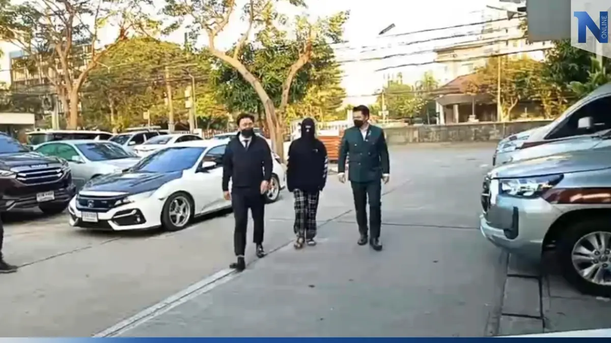 "ทนายตั้ม" พาเด็กสาวเหยื่อ "ทนายลุงพล" ให้ปากคำตำรวจสุทธิสาร "ทนายตั้ม" พาเด็กสาวเหยื่อ "ทนายลุงพล" ให้ปากคำตำรวจสุทธิสาร