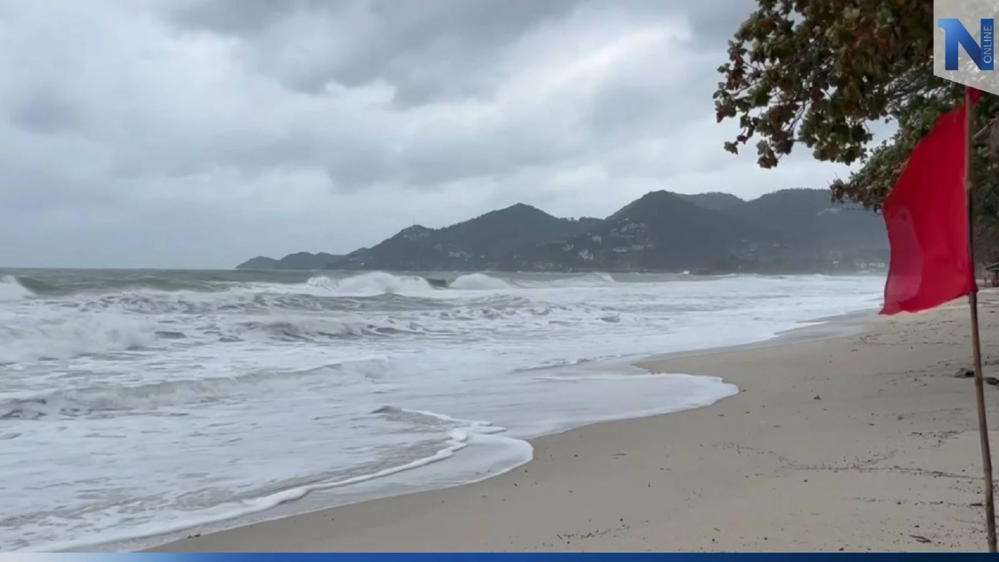 ผู้ประกอบการบนเกาะสมุย ปักธงแดงริมหาด เตือน นทท. ห้ามลงเล่นน้ำทะเล ผู้ประกอบการบนเกาะสมุย ปักธงแดงริมหาด เตือน นทท. ห้ามลงเล่นน้ำทะเล