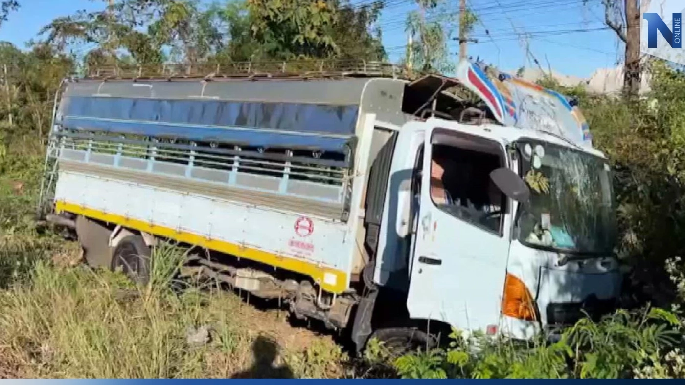 คนขับหลับใน! รถ 6 ล้อ รับส่งนักเรียน เสียหลักพุ่งตกข้างทาง บาดเจ็บกว่า 10 คน คนขับหลับใน! รถ 6 ล้อ รับส่งนักเรียน เสียหลักพุ่งตกข้างทาง บาดเจ็บกว่า 10 คน