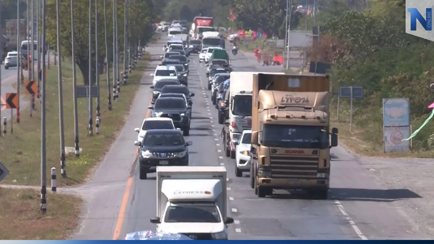 "ถนนมิตรภาพ" รถเริ่มแน่น ปชช. ทยอยเดินทางกลับภูมิลำเนา ช่วงหยุดยาวปีใหม่