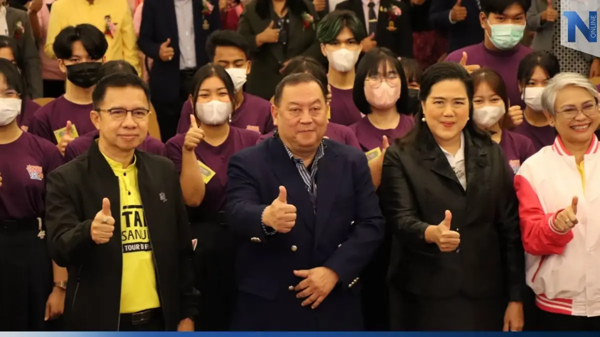 รมว.จุติ จับมือกรมประชาสัมพันธ์ผุด Young Smart PR รมว.จุติ จับมือกรมประชาสัมพันธ์ผุด Young Smart PR