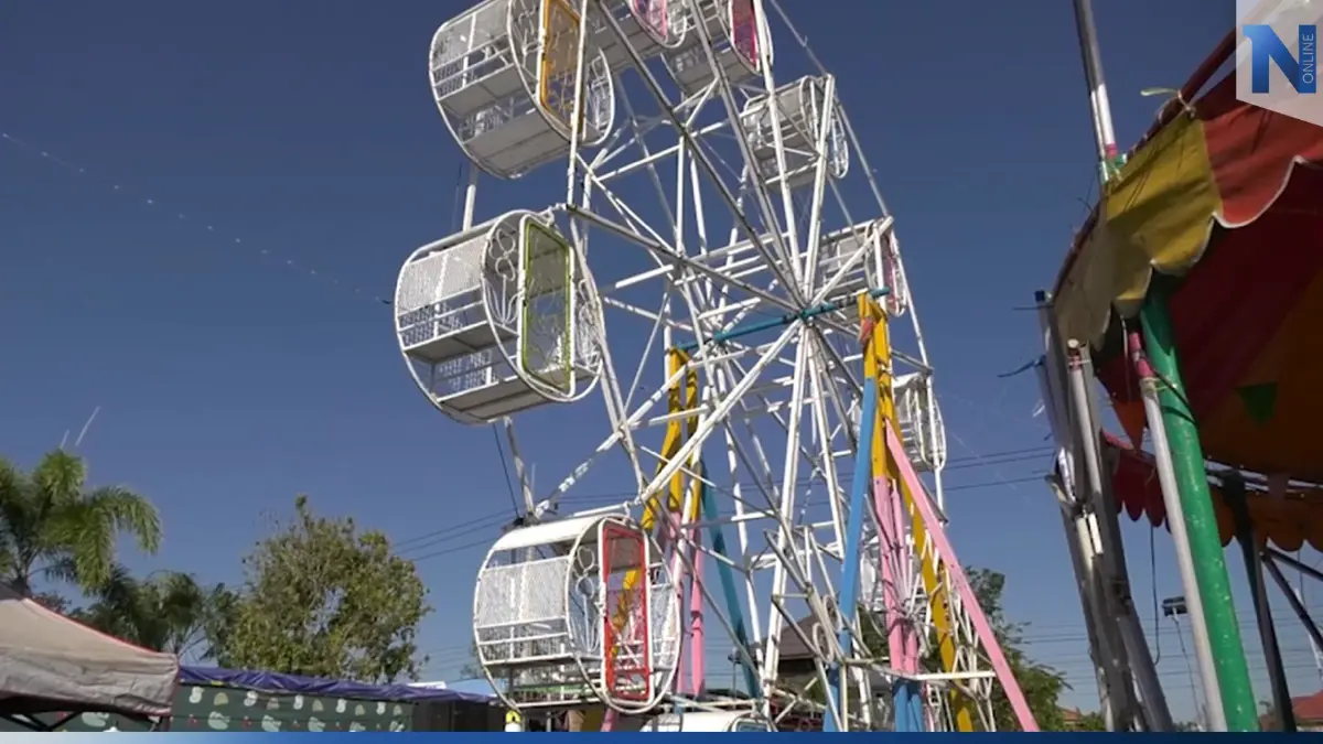 ตาของหนุ่มถูกประตูชิงช้าสวรรค์หล่นใส่ เผย โชคดี ไม่ร่วงทับหลาน 7 ขวบ