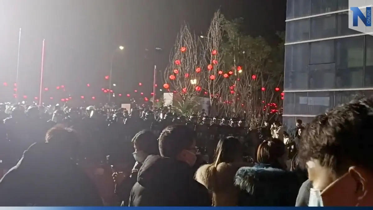 คนงานผลิตชุดตรวจโควิดในจีนประท้วง หลังถูกเลิกจ้าง คนงานผลิตชุดตรวจโควิดในจีนประท้วง หลังถูกเลิกจ้าง