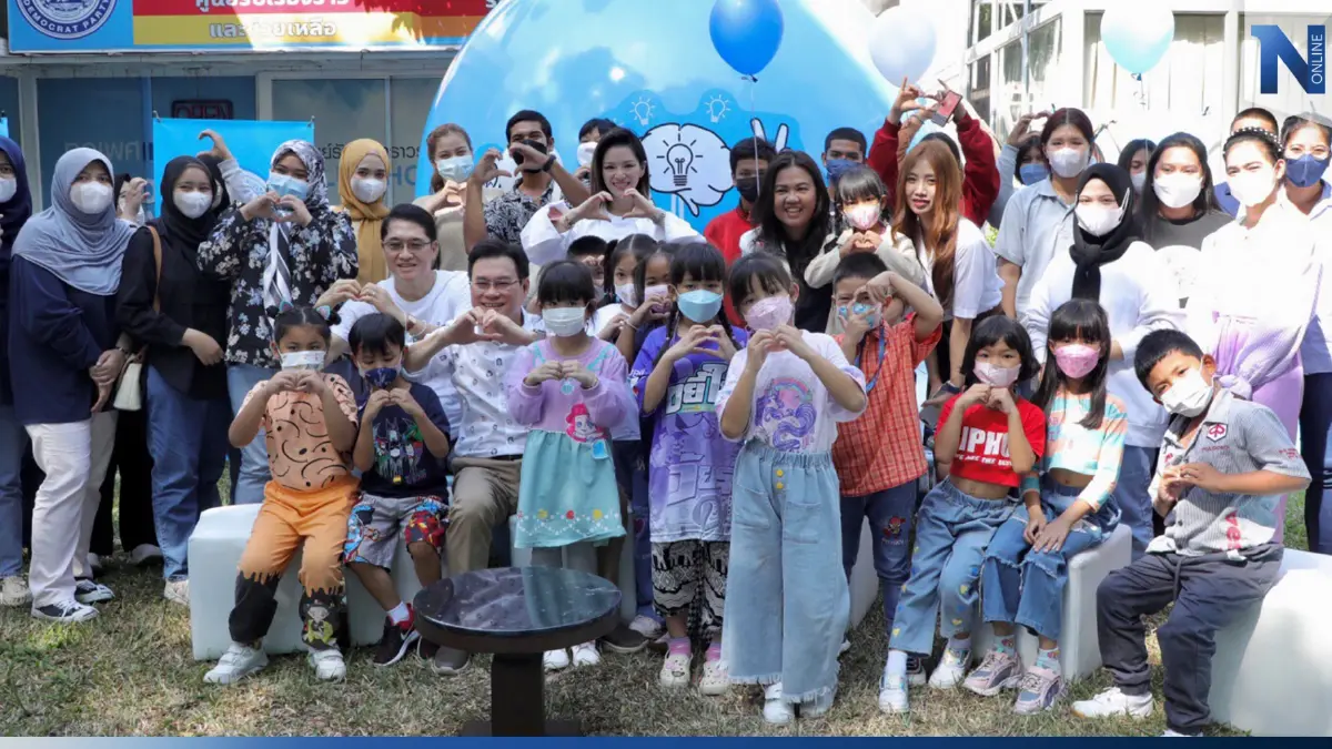 ปชป.จัดงานวันเด็กมอบนโยบาย 5 ฟรีเป็นของขวัญ