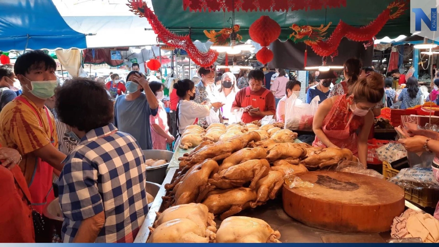 วันจ่ายคึกคัก ชาวไทยเชื้อสายจีน แห่ซื้อเครื่องเซ่นไหว้แน่นตลาดท่าน้ำนนท์