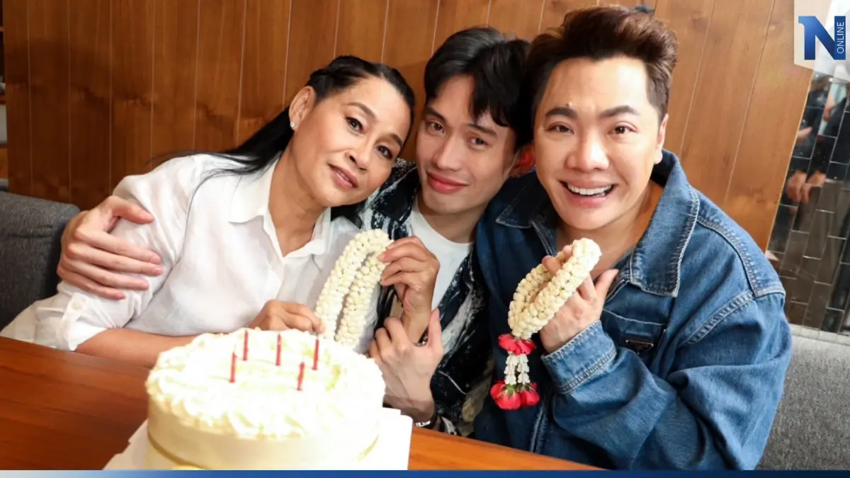 กราบแม่ทั้งสองในชีวิต “ดีเจมะตูม” ทำซึ้งกันทั้งรายการ “ตีท้ายครัว” กราบแม่ทั้งสองในชีวิต “ดีเจมะตูม” ทำซึ้งกันทั้งรายการ “ตีท้ายครัว”