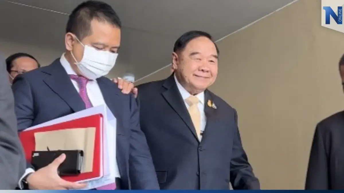 "บิ๊กป้อม" ยิ้มแป้นทักทายสื่อ งดตอบการเมือง "บิ๊กป้อม" ยิ้มแป้นทักทายสื่อ งดตอบการเมือง