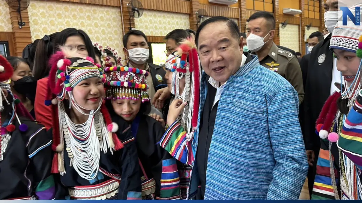 "มวลชนลำปาง" ต้อนรับอบอุ่น พร้อมเชียร์ “บิ๊กป้อม” นั่งนายกรัฐมนตรี คนใหม่ "มวลชนลำปาง" ต้อนรับอบอุ่น พร้อมเชียร์ “บิ๊กป้อม” นั่งนายกรัฐมนตรี คนใหม่