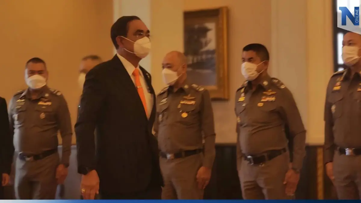 ยังนิ่ง! "บิ๊กตู่" ปัดตอบคำถาม "ทักษิณ" แนะให้วางมือกลับไปเลี้ยงหลาน ยังนิ่ง! "บิ๊กตู่" ปัดตอบคำถาม "ทักษิณ" แนะให้วางมือกลับไปเลี้ยงหลาน