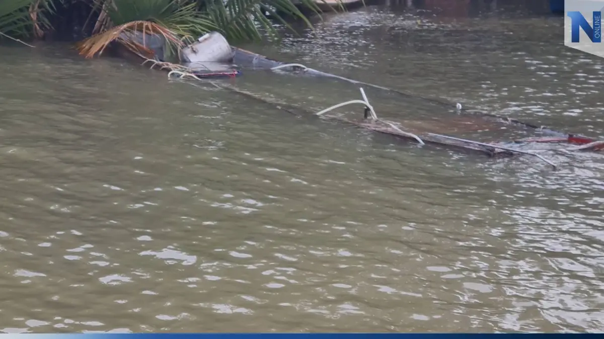 คลื่นซัดเรือประมงพื้นบ้านล่ม สูญหาย 1 พ่อแม่รอด คลื่นซัดเรือประมงพื้นบ้านล่ม สูญหาย 1 พ่อแม่รอด