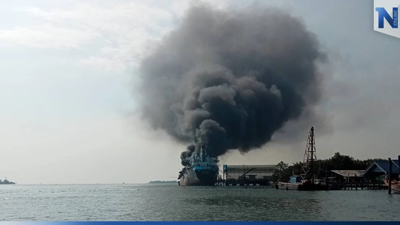 ด่วน!! เรือบรรทุกน้ำมันระเบิด ขณะขึ้นคานซ่อม บาดเจ็บ สูญหายหลายคน (มีคลิป) ด่วน!! เรือบรรทุกน้ำมันระเบิด ขณะขึ้นคานซ่อม บาดเจ็บ สูญหายหลายคน (มีคลิป)