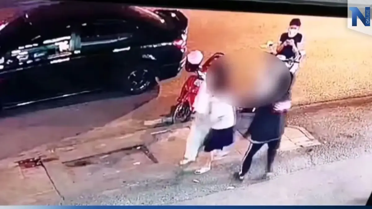 รวบแล้ว! สาวคลั่งใช้มีดแทงนักเรียนหญิง ก่อนเดินไปกดเงินหน้าตาเฉย