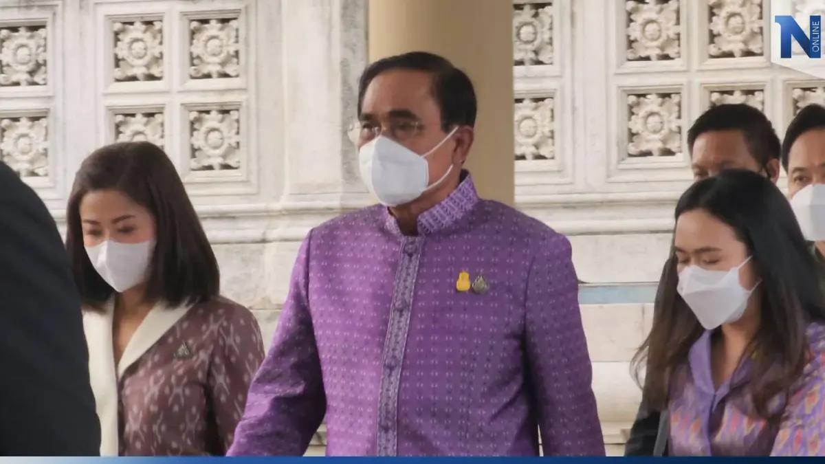 "3 ป." ยังหารือกันปกติก่อนประชุม ครม. ด้าน "บิ๊กตู่" เมินสื่อฯ "3 ป." ยังหารือกันปกติก่อนประชุม ครม. ด้าน "บิ๊กตู่" เมินสื่อฯ