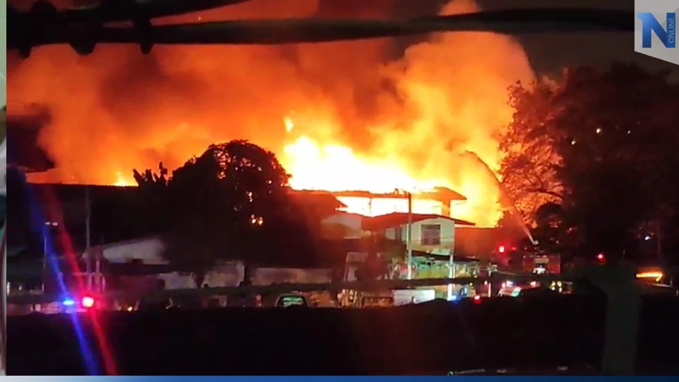 ไฟไหม้บ้านพักคนงานโรงไม้เก่า ย่านราษฎร์บูรณะ ลามบ้านไม้อีก 5 หลังวอด