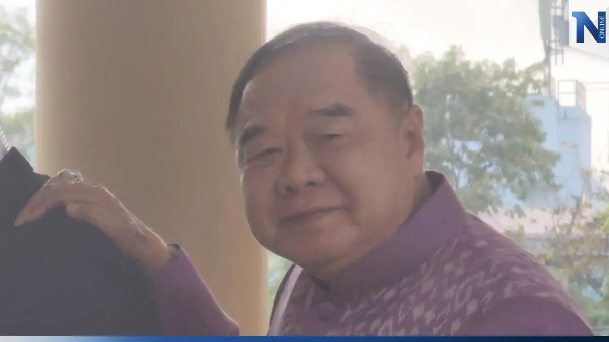 ลุงป้อม ปิดปาก สามมิตรแยกกันเดิน ให้ไปถาม "สมศักดิ์" ซบเพื่อไทย ลุงป้อม ปิดปาก สามมิตรแยกกันเดิน ให้ไปถาม "สมศักดิ์" ซบเพื่อไทย