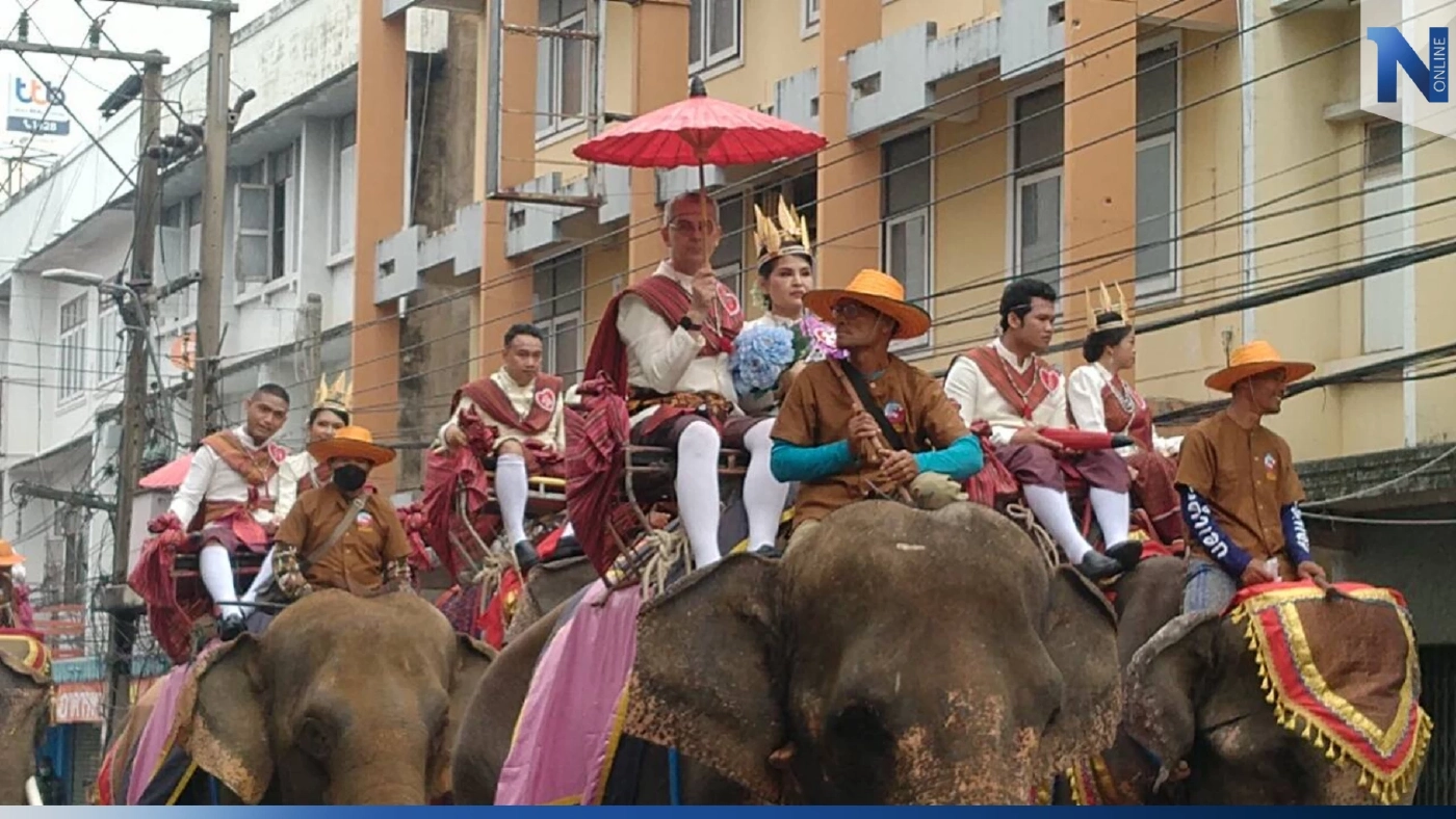 ที่เดียวในโลก สุรินทร์จัดวิวาห์วันวาเลนไทน์ 30 คู่รักจดทะเบียนบนหลังช้าง ที่เดียวในโลก สุรินทร์จัดวิวาห์วันวาเลนไทน์ 30 คู่รักจดทะเบียนบนหลังช้าง