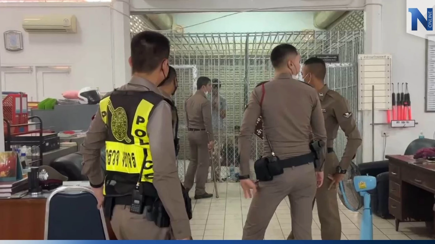 เหม็นทั้งโรงพัก! หนุ่มคลั่งถูกจับยัดห้องขัง สาดฉี่-อุจจาระ ใส่ตำรวจ