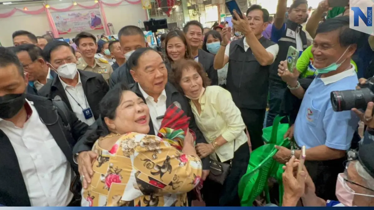 “ลุงป้อม”รุกหนัก!รับวาเลนไทน์ “มีลุงมีรัก” เปิดนโยบายปรองดองทุกเพศวัย “ลุงป้อม”รุกหนัก!รับวาเลนไทน์ “มีลุงมีรัก” เปิดนโยบายปรองดองทุกเพศวัย