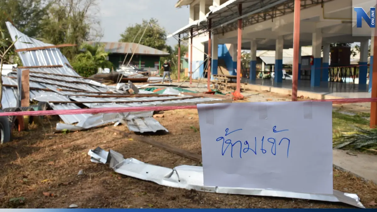 ระทึก!! พายุถล่มโรงเรียน ครู นักเรียนหนีตายอลหม่าน รุนแรงรอบ 100 ปี