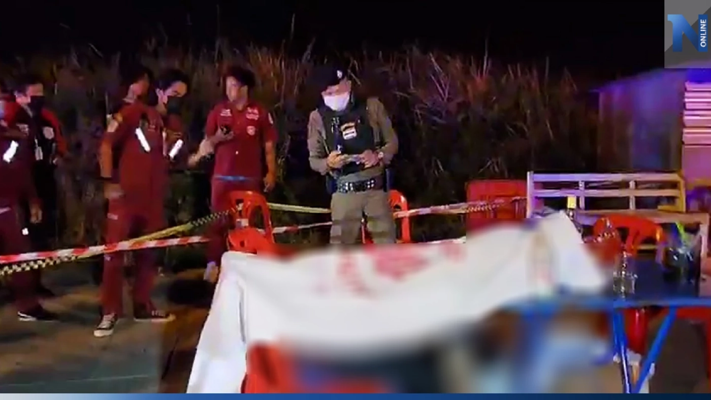 หนุ่มเมาเล่น"รัสเซียนรูเล็ตต์" กระสุนทะลุถูกเพื่อนนั่งข้างๆดับทั้งคู่ หนุ่มเมาเล่น"รัสเซียนรูเล็ตต์" กระสุนทะลุถูกเพื่อนนั่งข้างๆดับทั้งคู่