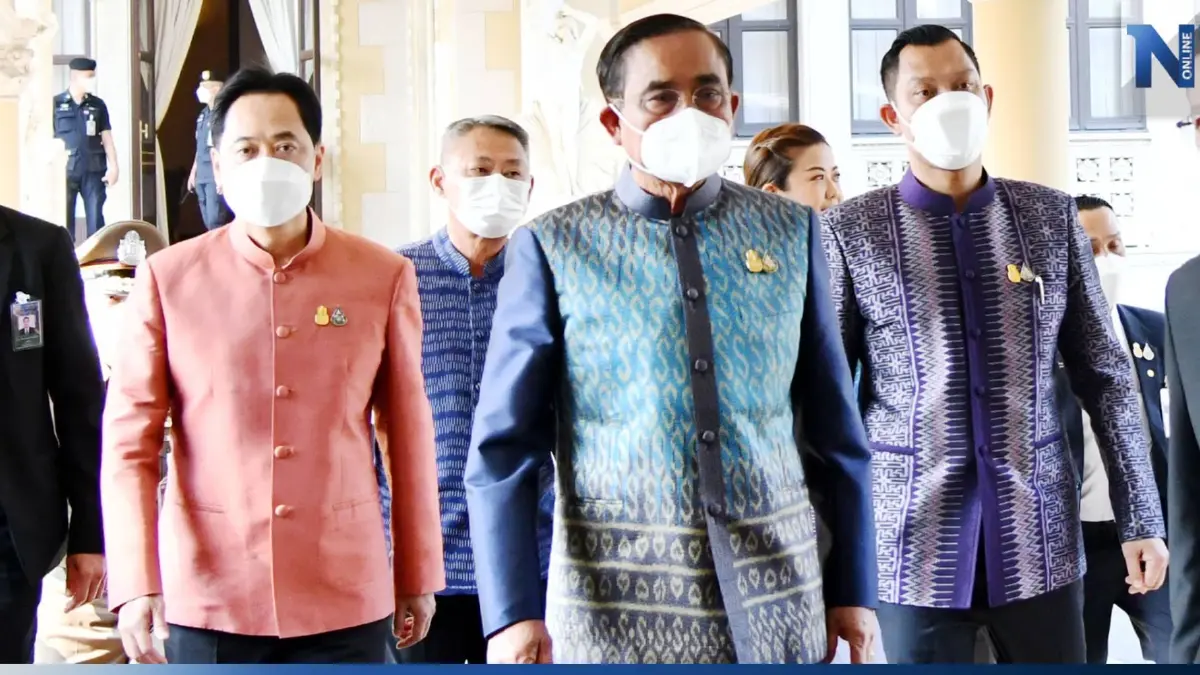 “นายกฯ” หน้านิ่งรับไหว้สื่อ โบกมือทักทายก่อนนำถก “ครม.” “นายกฯ” หน้านิ่งรับไหว้สื่อ โบกมือทักทายก่อนนำถก “ครม.”