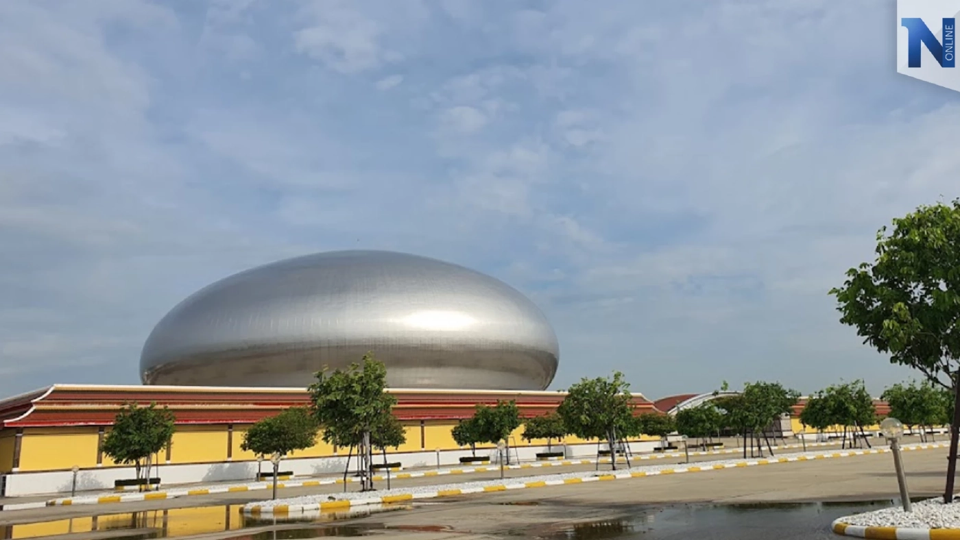 ชวนส่อง "โดมยักษ์" วัดพระพุทธแสงธรรม ศาสนสถานสุดอลังการ น่าเที่ยวมากๆ