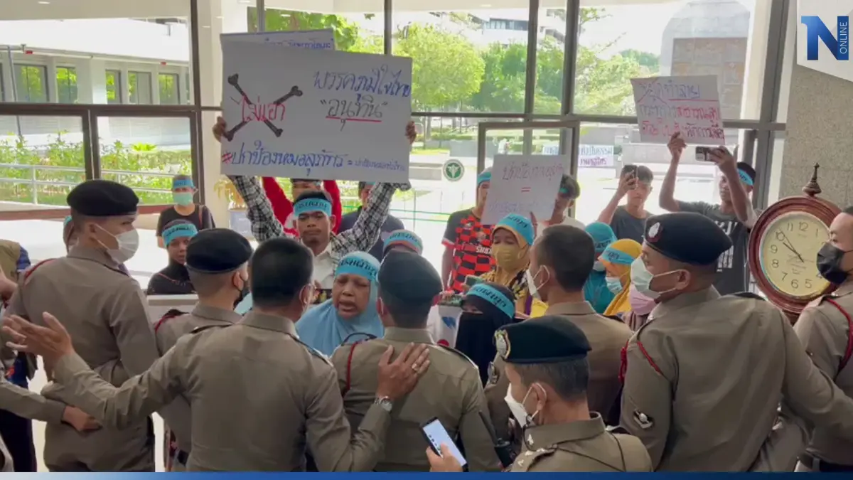 กลุ่มเพื่อน"หมอสุภัทร"ปะทะตำรวจ ขอพบปลัดสธ.แจงปมสั่งย้าย