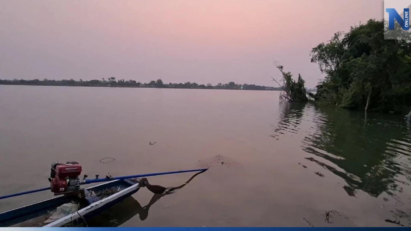 ชาวบ้านนั่งแพข้ามฟาก กลับจากดูหมอลำ เกิดล่มกลางแม่น้ำมูล ดับ 2 สูญหาย 3